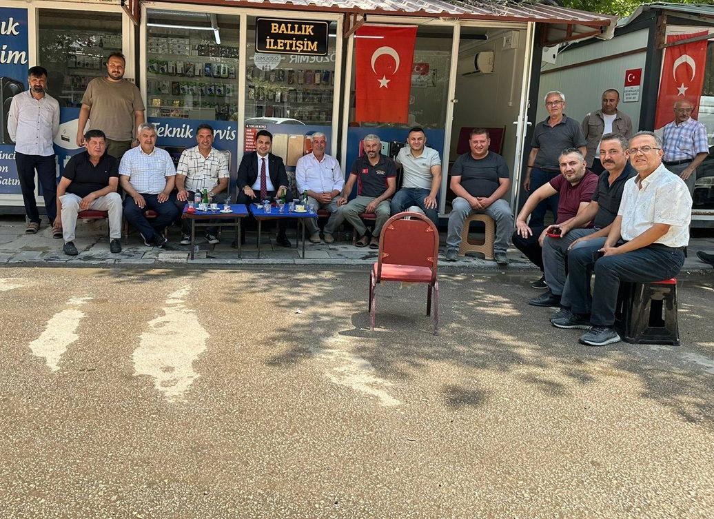 Kaymakamımız Sayın Tarık Buğra SEYHAN, Turan Özdemir Caddesi'nde Faaliyet Gösteren Esnaflarımızı Ziyaret Ederek Kahvaltı Programında Bir Araya Geldi.
