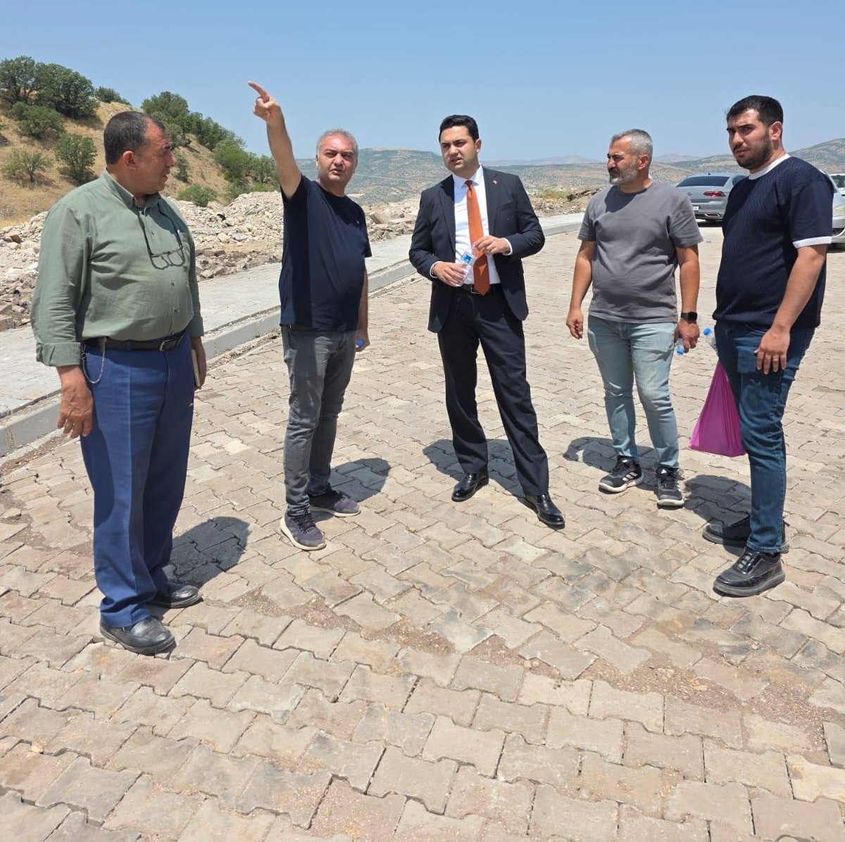  Kaymakamımız Sayın Tarık Buğra SEYHAN, Yapımı Devam Eden Organize Sanayi Bölgesi (OSB) Yolunda İncelemelerde Bulundu.